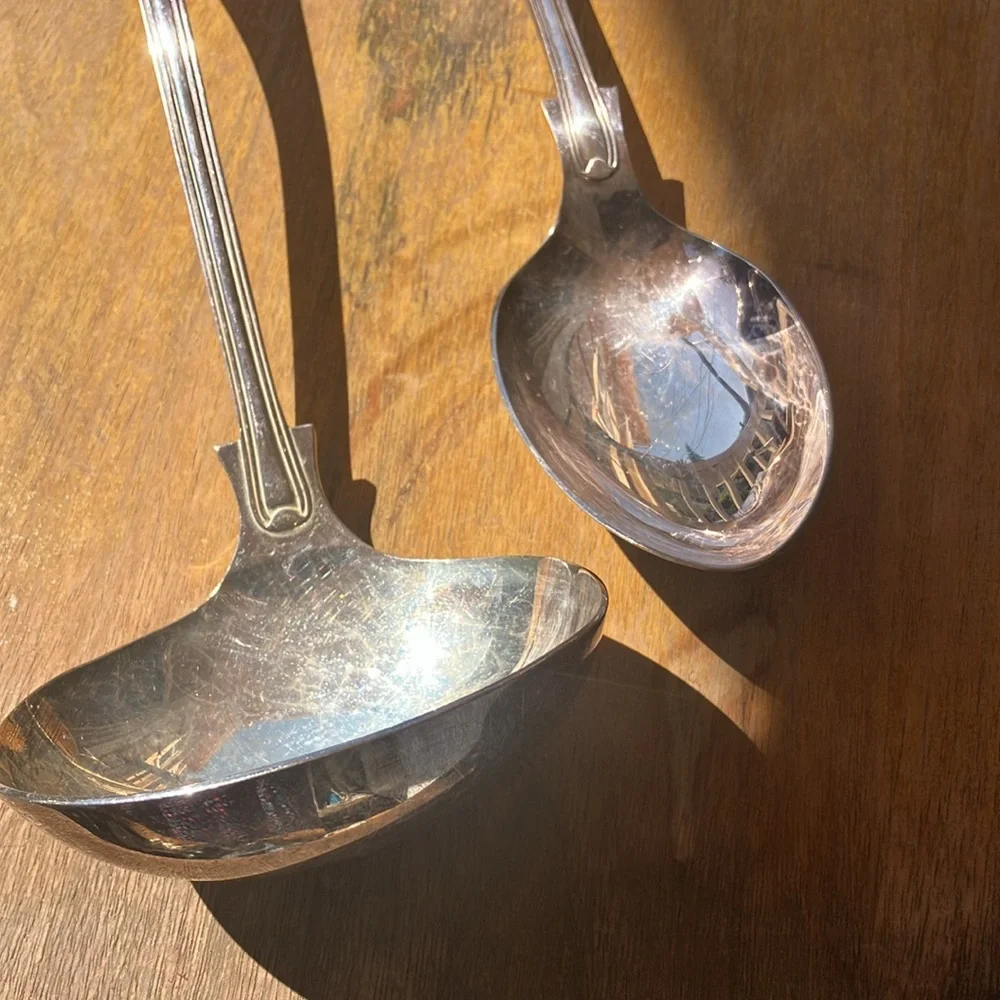 Sheffield England 20th Palmette Shell Kings Silver Plated Ladle & Serving Spoon